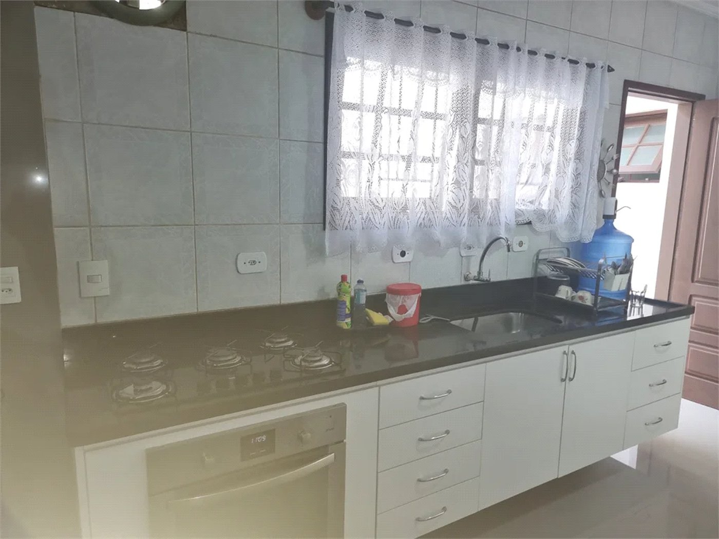 Sobrado à venda ou para alugar com 3 quartos, sendo 2 suítes,  em Ferreira, São Paulo, SP