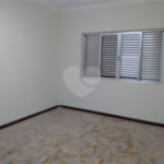 Casa Térrea à venda com 4 quartos, sendo 1 suíte, em Vila Rosália, Guarulhos, SP