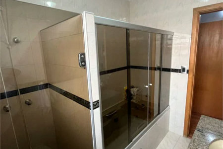 Casa à venda com 3 quartos, sendo 1 suíte,  em Jardim Casablanca, São Paulo, SP