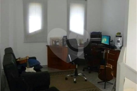 Casa à venda com 3 quartos, sendo 1 suíte, no condomínio Vivenda das Vinhas, Vinhedo - SP