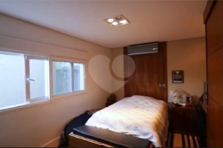 Casa à venda com 5 suítes no condomínio Parque Arco Iris, Atibaia - SP