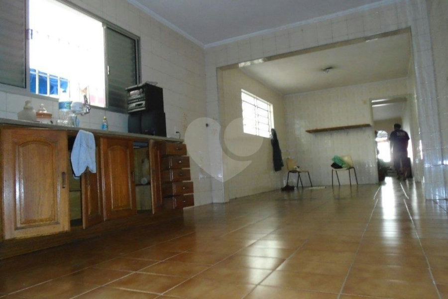 Sobrado à venda com 4 quartos, sendo 1 suíte, em Parque Edu Chaves, São Paulo, SP