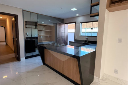 Casa à venda com 5 quartos, sendo 4 suítes, em Vila Rosália, Guarulhos, SP