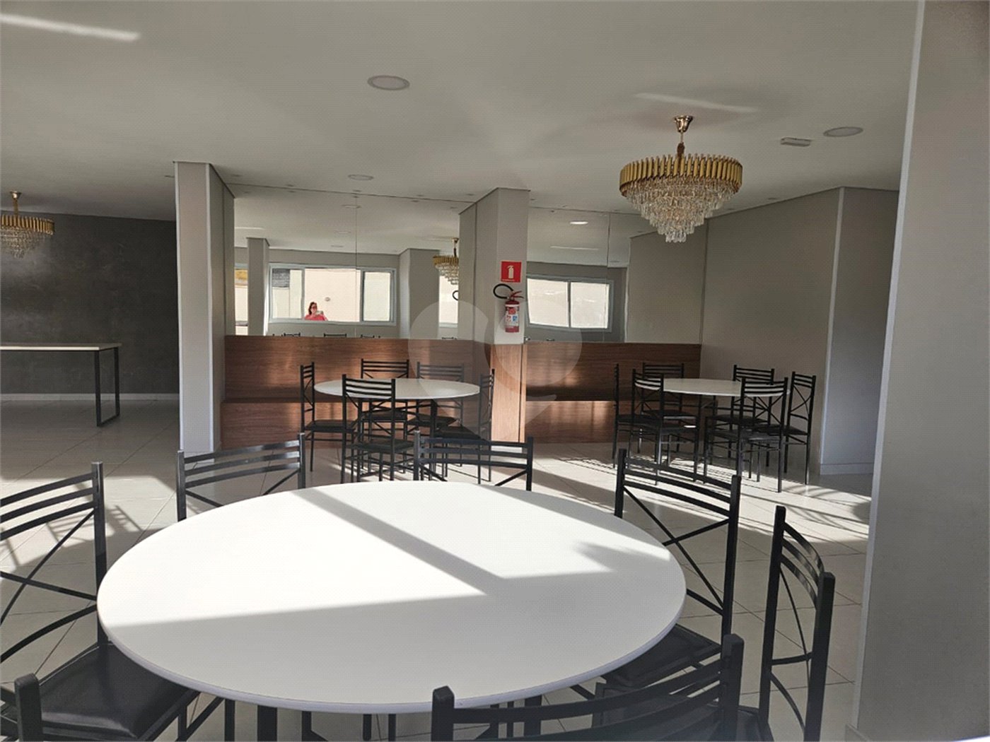 Apartamento à venda com 3 quartos, sendo 1 suíte, no Centro, Poá, SP