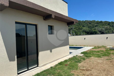 Casa à venda com 3 quartos, sendo 1 suíte, em Jardim Paraíso da Usina, Atibaia, SP