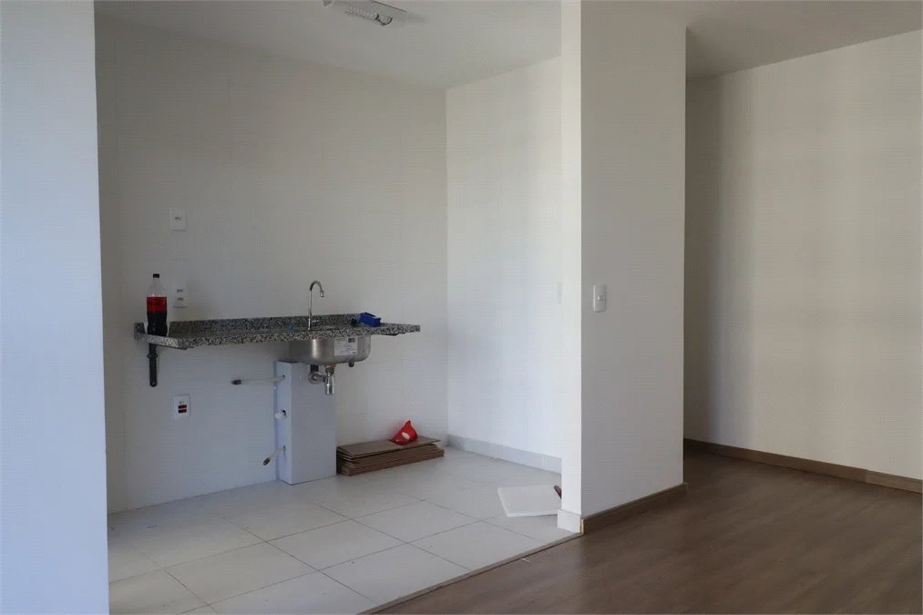 Apartamento à venda com 3 quartos, sendo 1 suíte, em Vila Anastácio, São Paulo, SP
