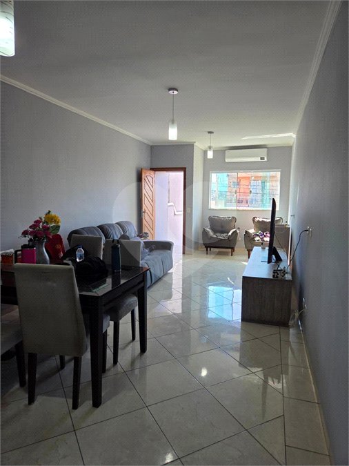 Sobrado à venda com 3 quartos, sendo 1 suíte, em Vila Gustavo, São Paulo, SP