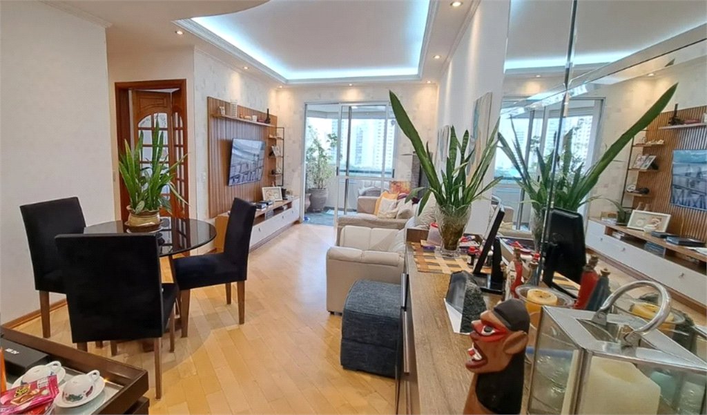 Apartamento à venda com 3 quartos, sendo 1 suíte,  em Vila Gomes Cardim, São Paulo, SP