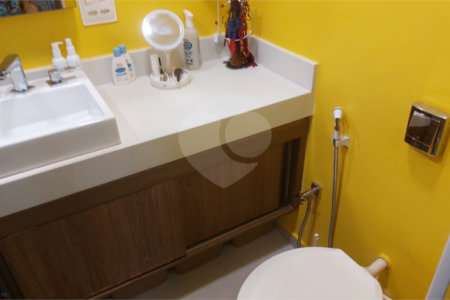 Apartamento à venda com 2 quartos, sendo 1 suíte,  em Maracanã, Rio de Janeiro, RJ