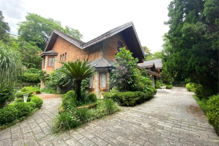 Casa à venda ou para alugar com 5 quartos, sendo 3 suítes,  em Fazenda Morumbi, São Paulo, SP