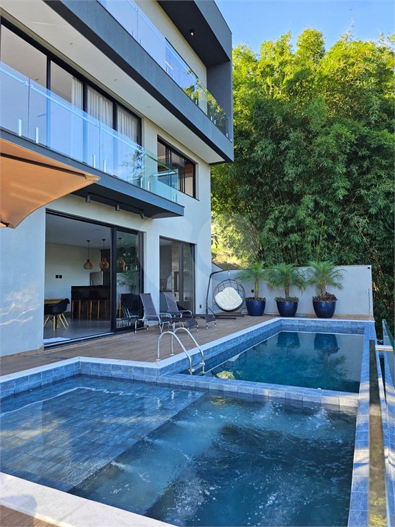 Casa à venda com 3 suítes em Condomínio Vale das Águas, Bragança Paulista, SP