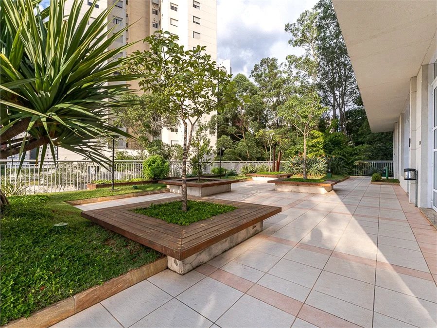 Apartamento à venda com 3 quartos, sendo 1 suíte, em Vila Andrade, São Paulo, SP
