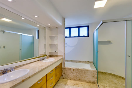 Apartamento à venda com 4 suítes em Alto da Boa Vista, São Paulo, SP