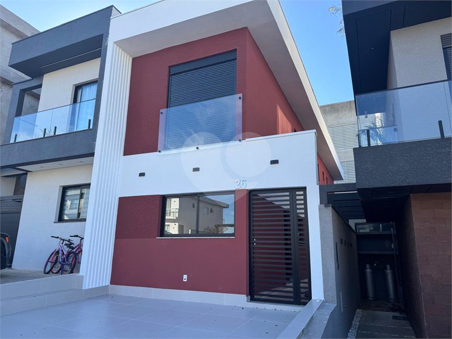 Casa à venda com 3 suítes no condomínio Residencial The Square Village, Cotia - SP