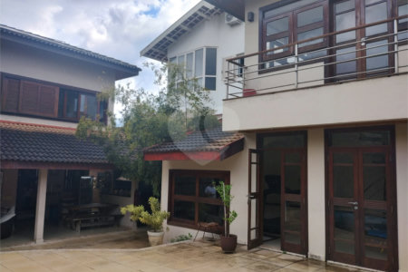 Casa à venda com 5 quartos, sendo 4 suítes, no condomínio Santa Teresa, Jundiaí - SP