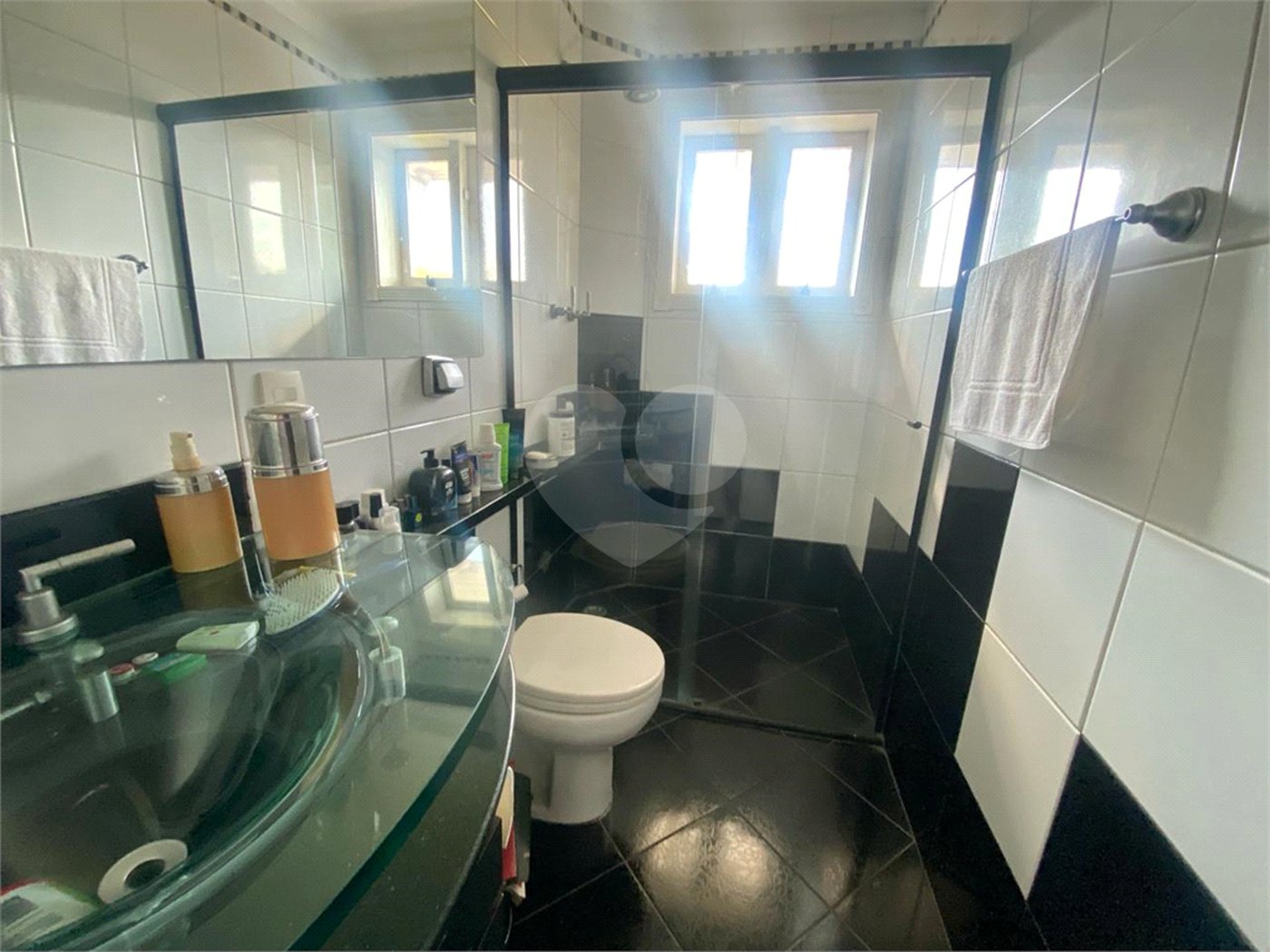 Casa à venda com 4 quartos, sendo 3 suítes, em Jardim Maia, Guarulhos, SP