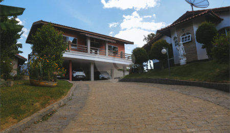 Casa à venda com 3 quartos, sendo 1 suíte,  no condomínio Parque da Fazenda, Itatiba - SP