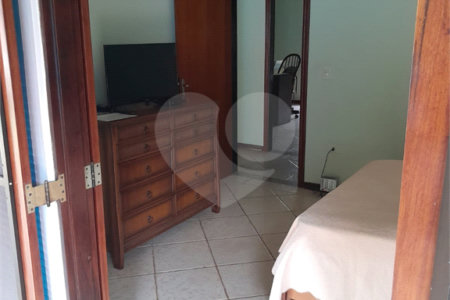 Chácara à venda com 4 quartos, sendo 1 suíte,  em Vila Dom Pedro, Atibaia, SP