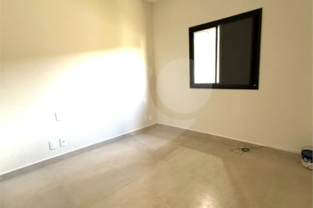 Casa à venda ou para alugar com 3 quartos, sendo 1 suíte, no condomínio Residencial Marchant Buarque, Atibaia - SP