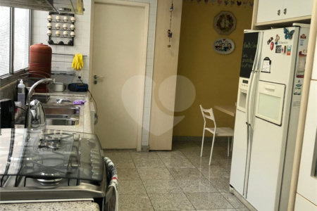 Apartamento à venda com 4 quartos, sendo 3 suítes, em Alto da Boa Vista, São Paulo, SP