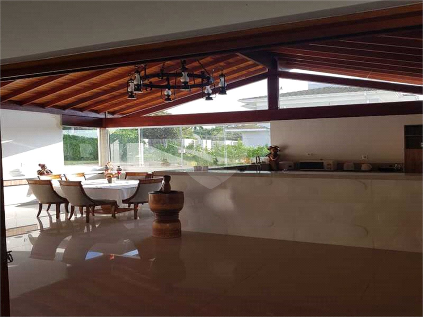 Casa à venda com 5 quartos, sendo 3 suítes, no condomínio Residencial Vale das Laranjeiras, Indaiatuba - SP