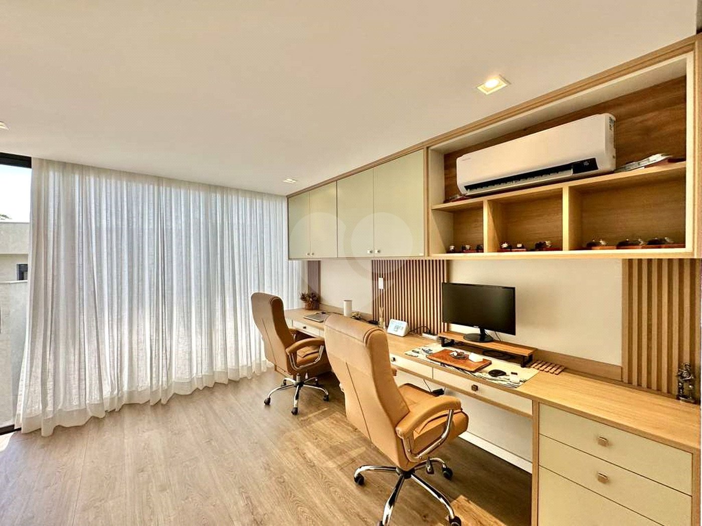 Casa à venda com 2 suítes no condomínio Gran Loft, Cotia - SP