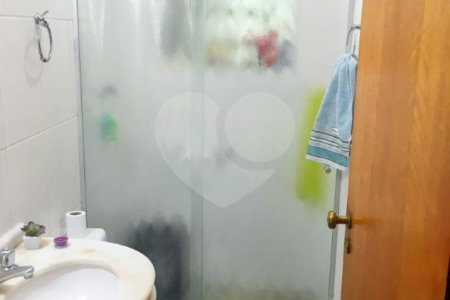 Sobrado à venda com 4 quartos, sendo 1 suíte, em Jardim Sarah, São Paulo, SP