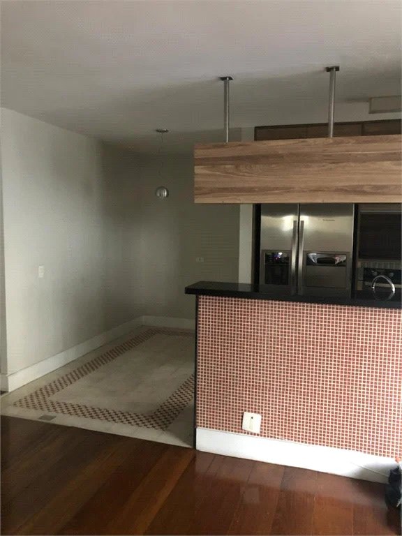 Sala à venda em Vila Suzana, São Paulo, SP