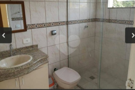 Chácara à venda ou para alugar com 4 quartos, sendo 1 suíte, em Vila Omízollo, Louveira, SP