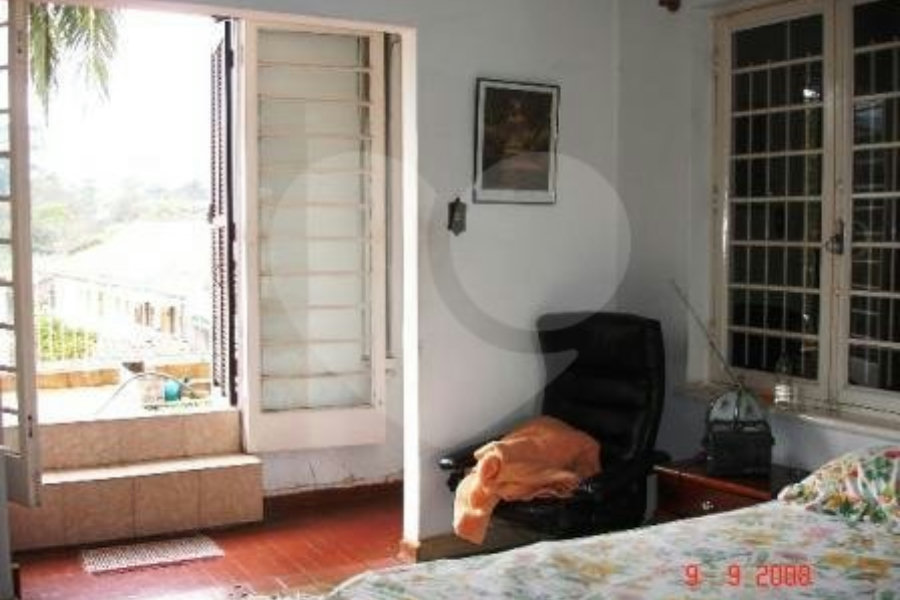 Sobrado à venda com 5 quartos, sendo 3 suítes,  em Vila Irmãos Arnoni, São Paulo, SP