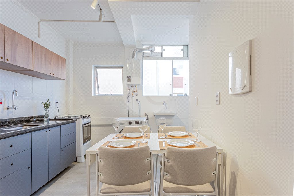 Apartamento à venda com 3 quartos, sendo 1 suíte, em Vila Olímpia, São Paulo, SP