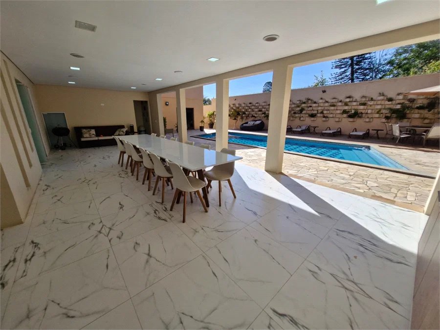 Casa à venda com 4 suítes no condomínio Villa Viana II, Cotia - SP