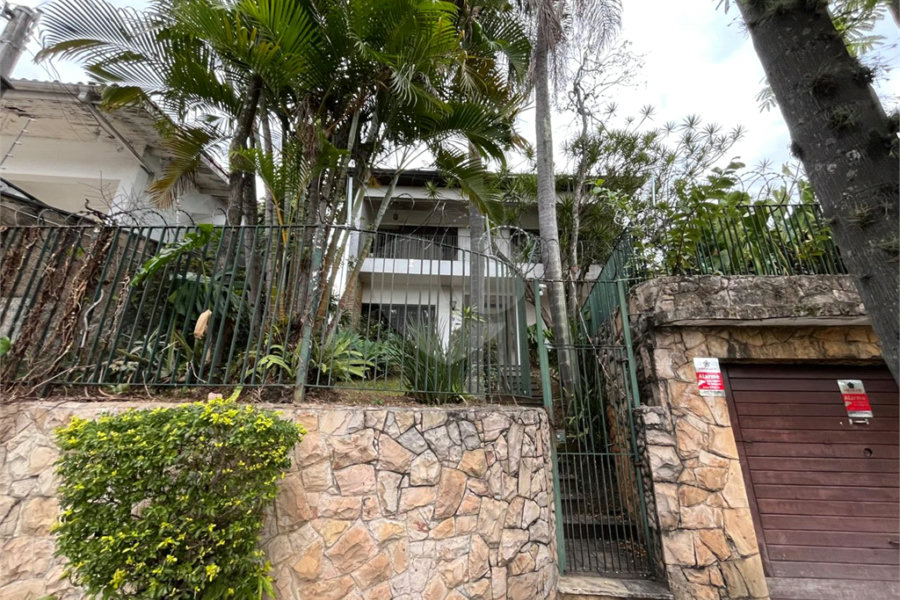 Sobrado à venda com 5 quartos, sendo 1 suíte, em Palmas do Tremembé, São Paulo, SP