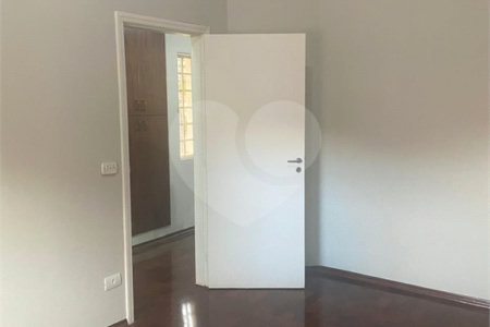 Sobrado à venda ou para alugar com 3 quartos, sendo 1 suíte, no Centro, Salto, SP