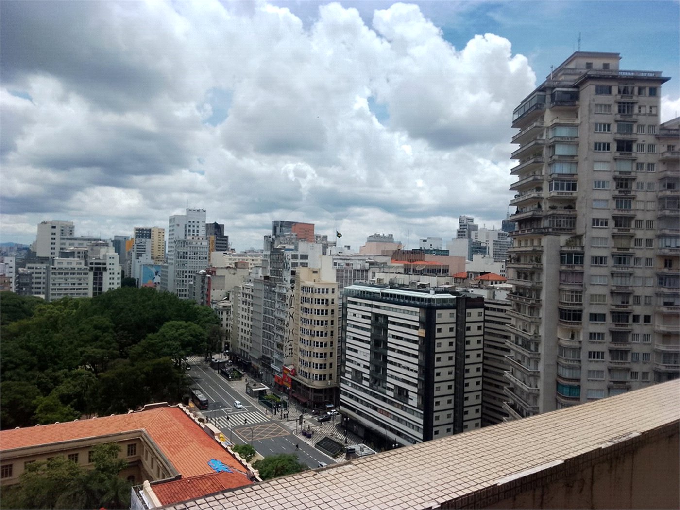 Apartamento à venda com 4 quartos, sendo 1 suíte, em República, São Paulo, SP
