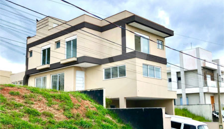 Casa à venda no condomínio Aruã, Mogi das Cruzes - SP
