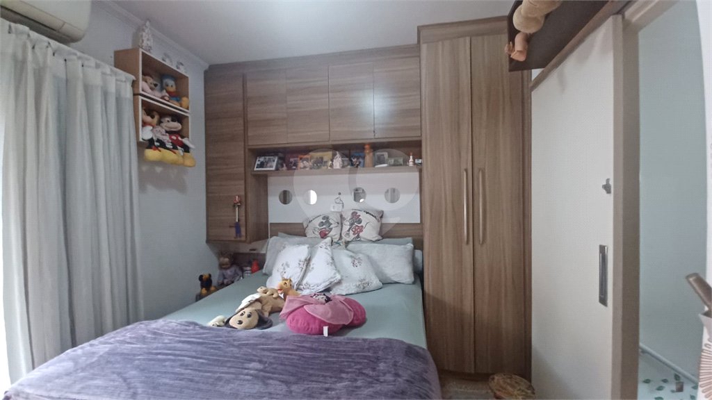 Casa à venda com 3 quartos, sendo 1 suíte, no condomínio Santanna, São Paulo - SP