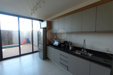 Casa à venda com 3 quartos, sendo 1 suíte, no condomínio Lago dos Ipês, Itapetininga - SP