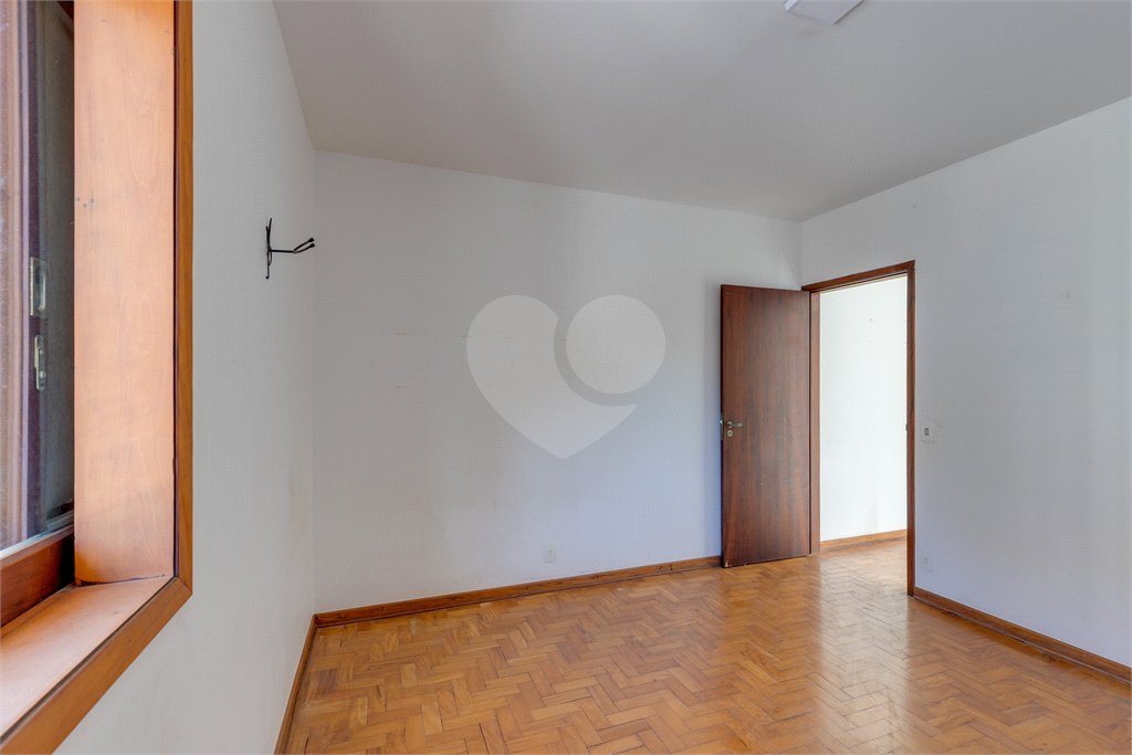 Sobrado à venda com 3 quartos, sendo 1 suíte, em Alto da Boa Vista, São Paulo, SP