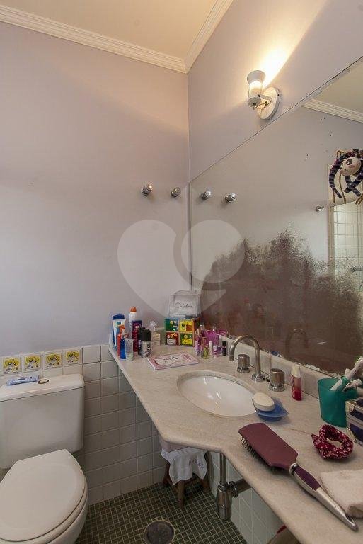 Casa à venda com 5 suítes em Vila Tramontano, São Paulo, SP