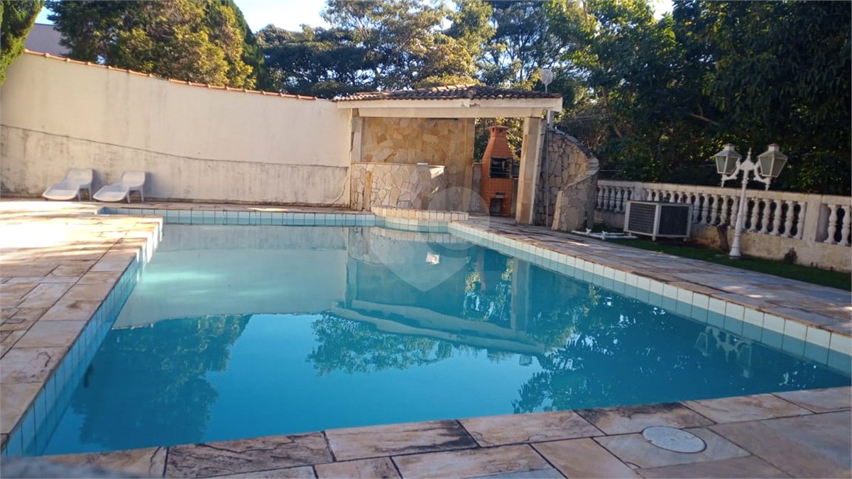Casa à venda com 5 quartos, sendo 3 suítes,  no condomínio Estância Marambaia, Vinhedo - SP