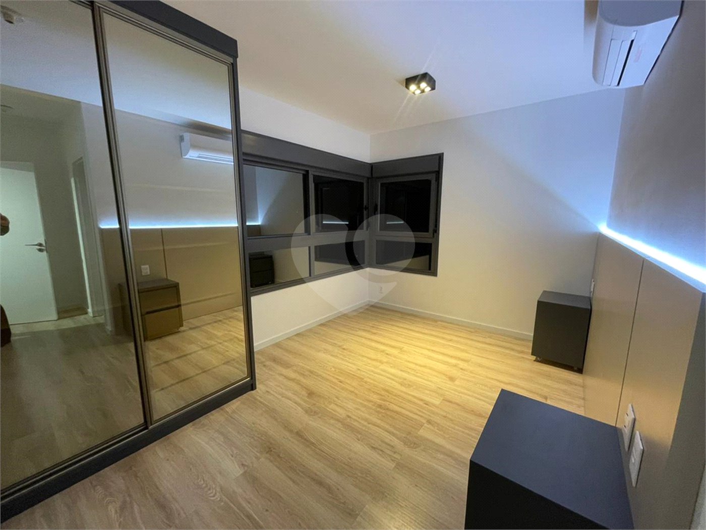 Apartamento para alugar com 2 suítes em Jardim Morumbi, São Paulo, SP
