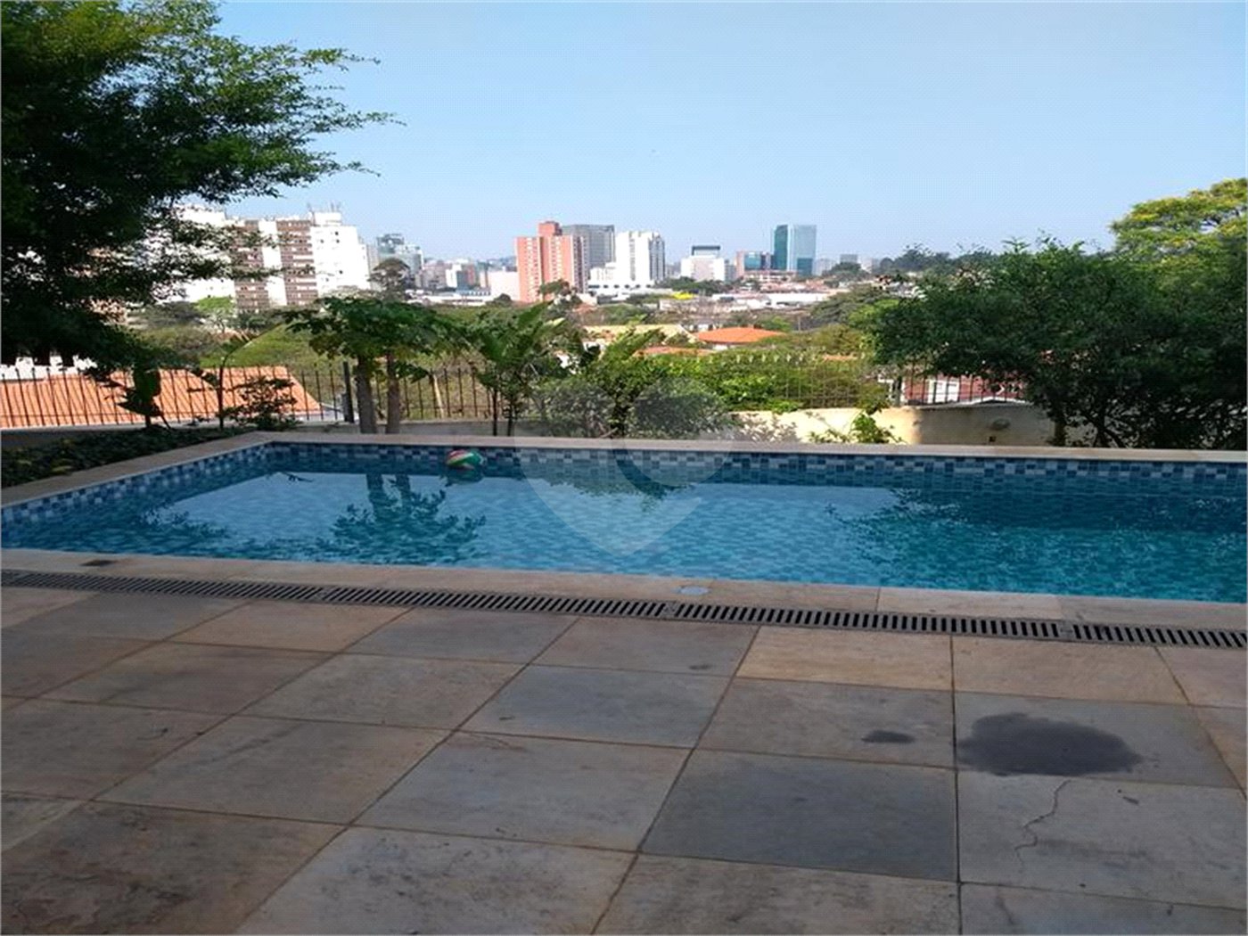 Casa à venda com 5 suítes em Vila Pirajussara, São Paulo, SP
