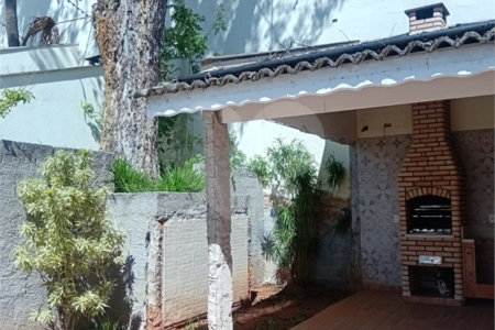Casa à venda com 3 suítes no condomínio Residencial Jd. Floresta, São Paulo - SP