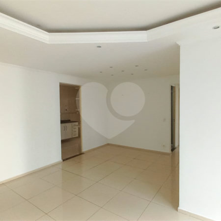 Apartamento à venda com 3 quartos em Jardim Londrina, São Paulo, SP
