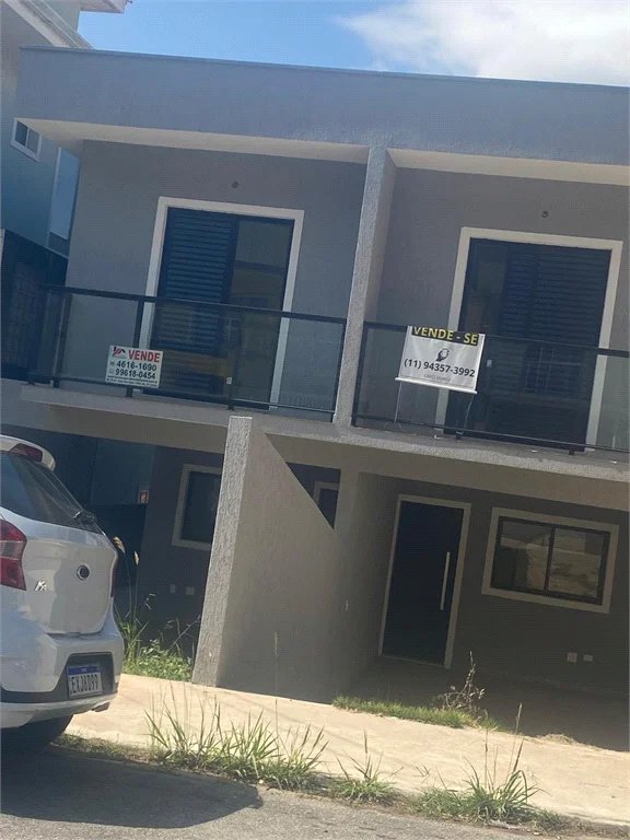Casa à venda com 3 quartos, sendo 1 suíte, no condomínio Villa D'este, Cotia - SP