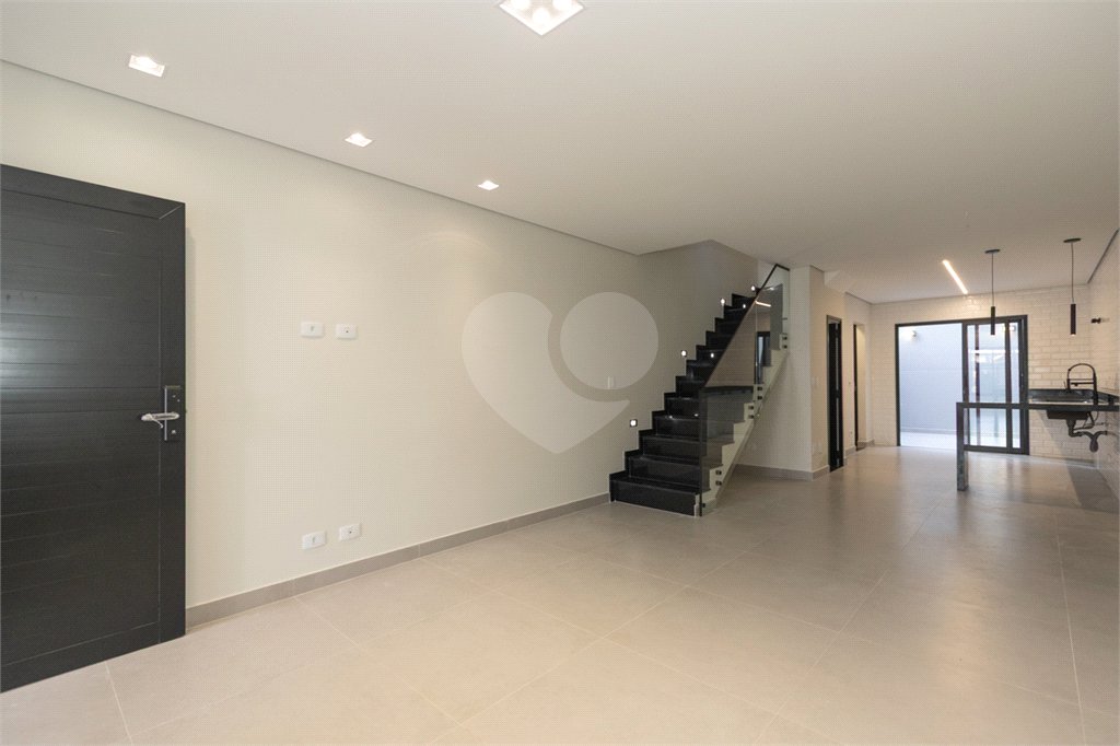 Sobrado à venda com 3 quartos, sendo 1 suíte, em Vila Gumercindo, São Paulo, SP
