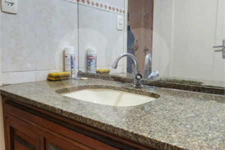 Casa térrea com duas edículas para venda - Saúde, SP.