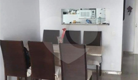Apartamento à venda com 2 quartos, sendo 1 suíte,  em Super Quadra Morumbi, São Paulo, SP