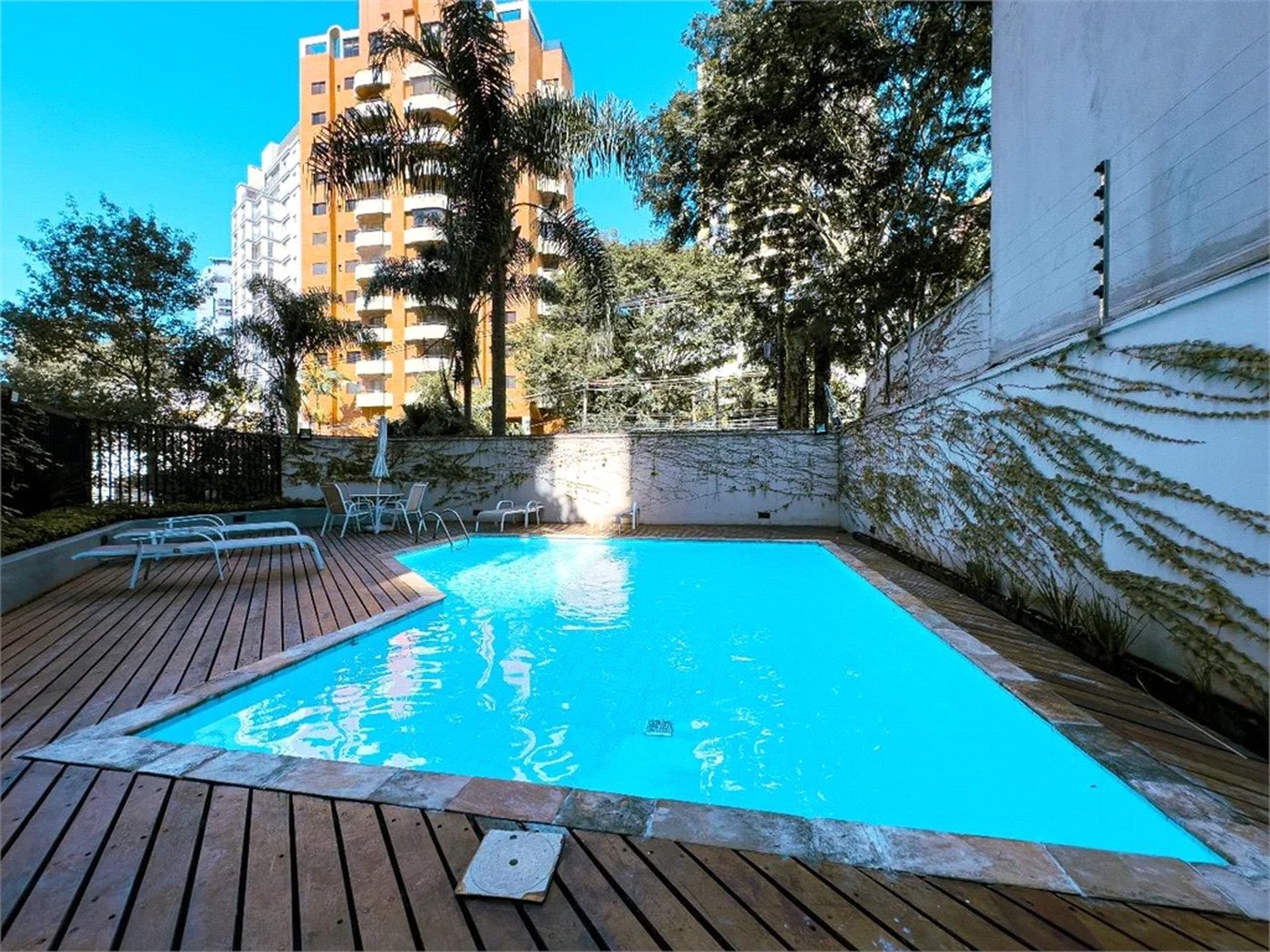 Cobertura à venda com 3 quartos, sendo 1 suíte,  em Vila Andrade, São Paulo, SP